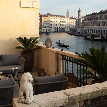 Grand Canal Luxury Apartment With Terrace R&R Venedig Exteriör bild