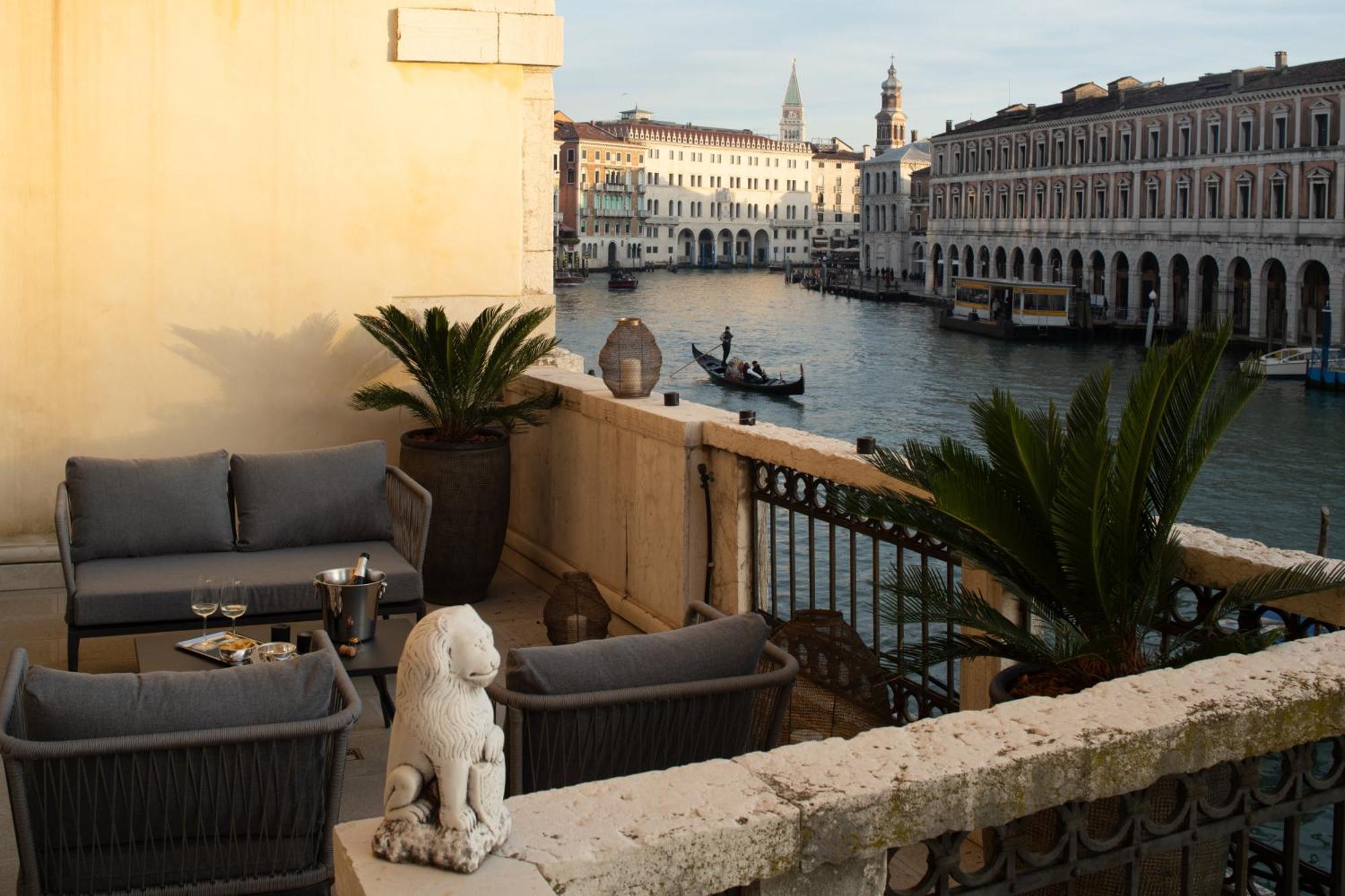 Grand Canal Luxury Apartment With Terrace R&R Venedig Exteriör bild