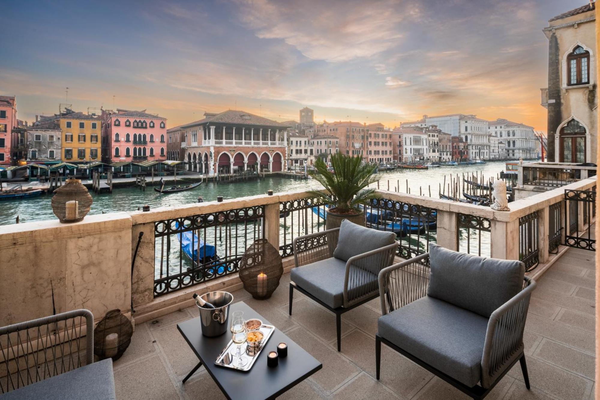 Grand Canal Luxury Apartment With Terrace R&R Venedig Exteriör bild